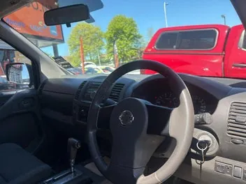 Nissan Navara 2010 photo 4