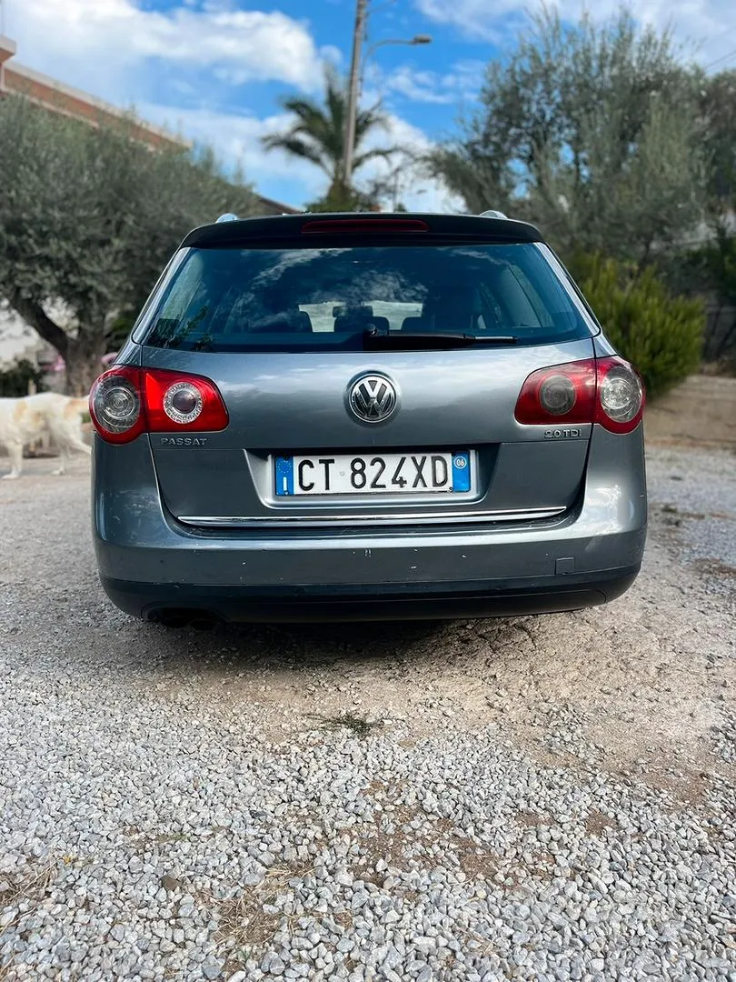 Volkswagen Passat 2006 photo 2