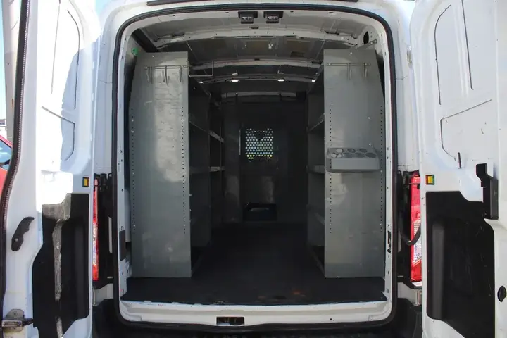 Ford Transit 2021 photo 3