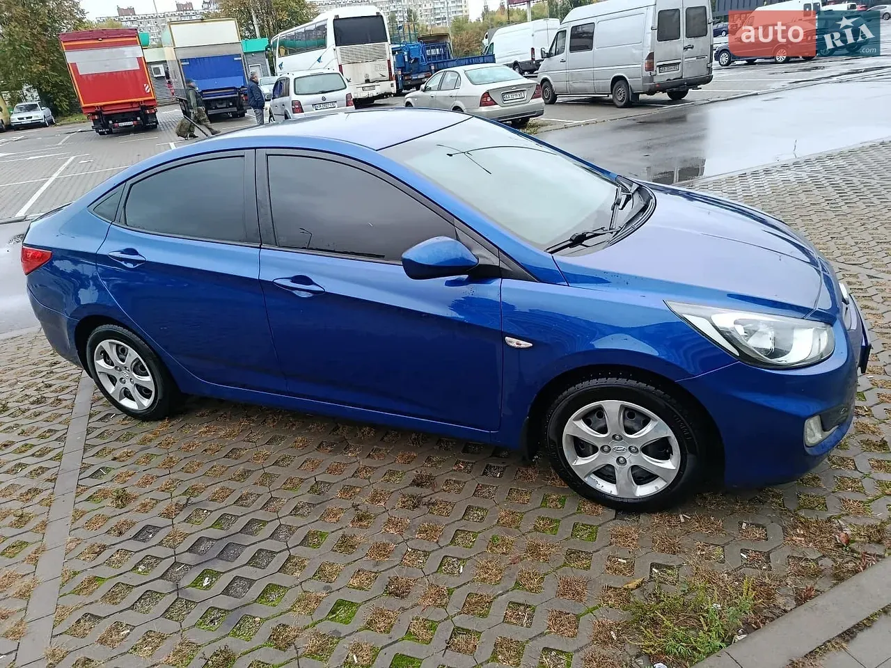 Hyundai Accent 2012 photo 3