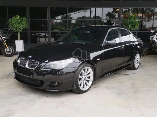 BMW 523I