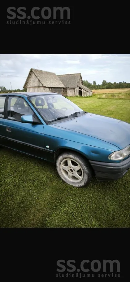 Opel Astra 1993 photo 2