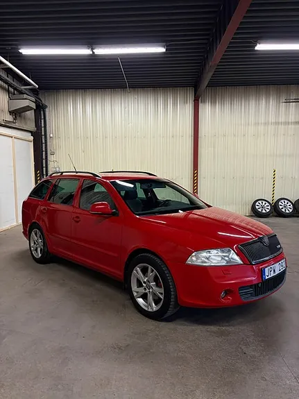 Skoda Octavia 2009 photo 2