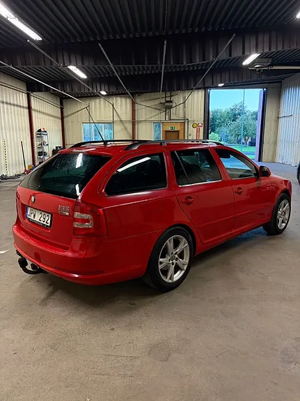 Skoda Octavia 2009 photo 4