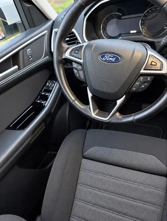 Ford Galaxy 2021 photo 2
