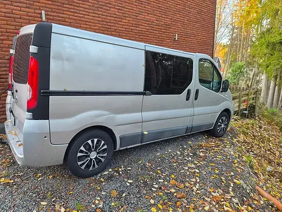 Nissan Primastar 2010 photo 3