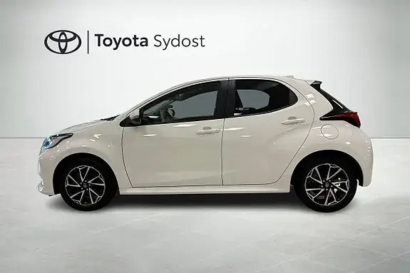 Toyota Yaris 2023 photo 3