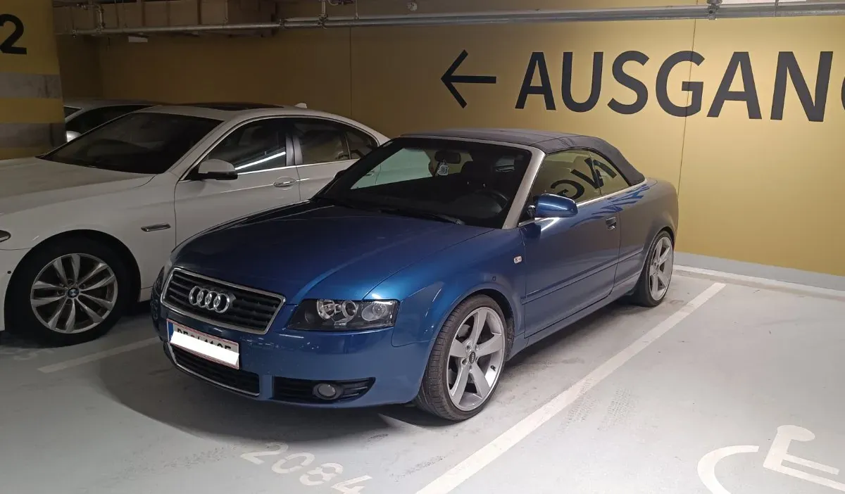 Audi A4 2002 photo 2