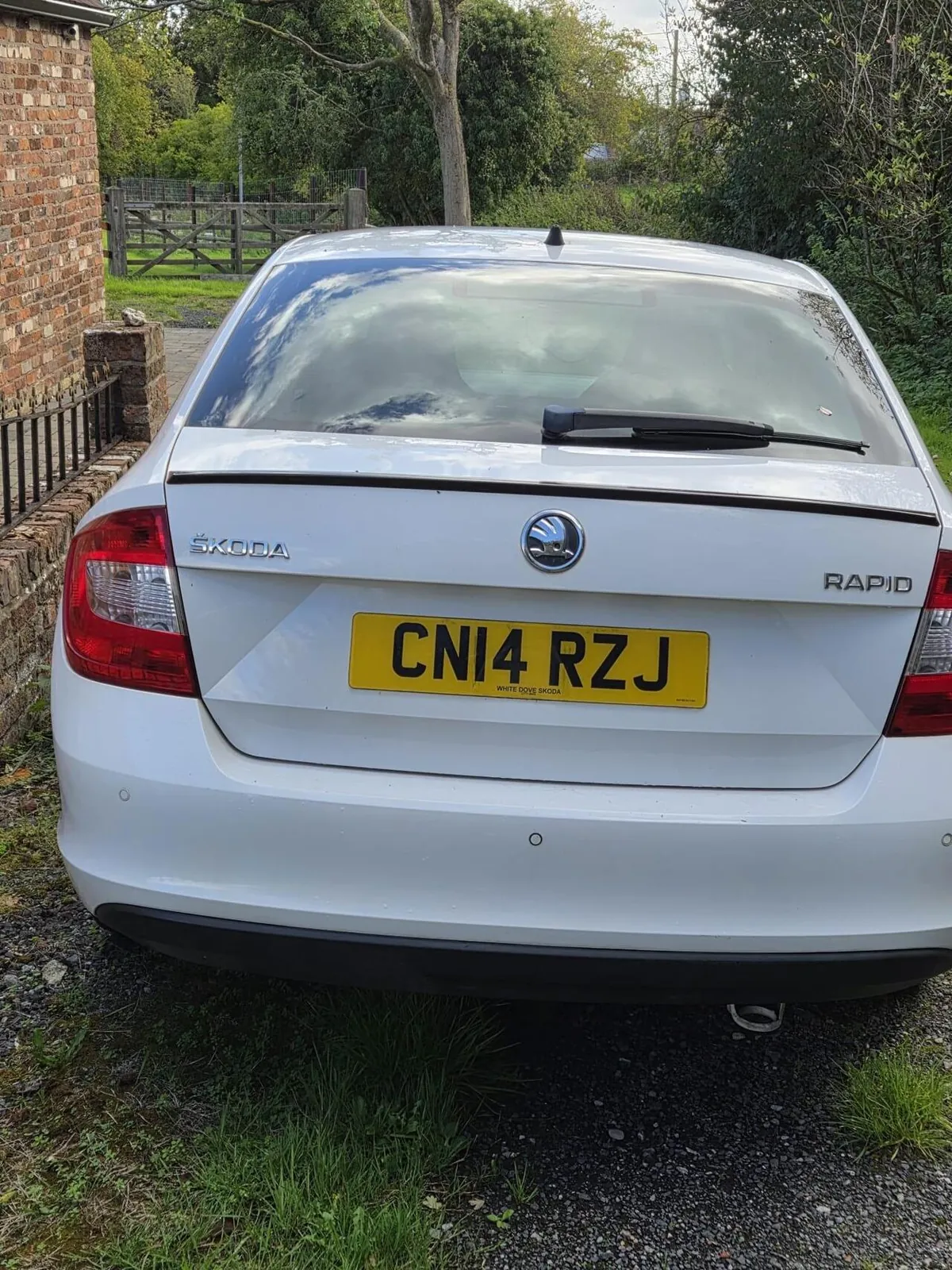 Skoda Rapid 2014 photo 2