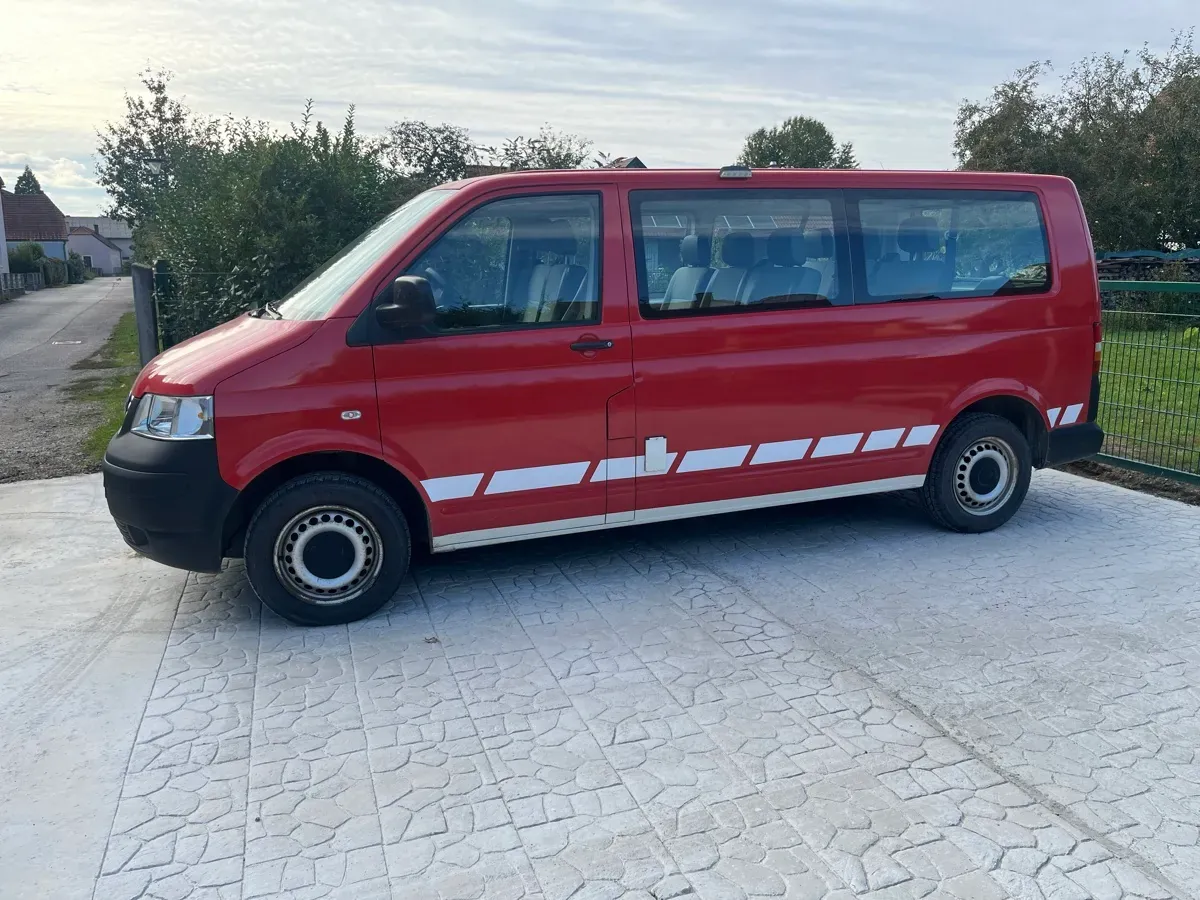 Volkswagen T5 2009 photo 2