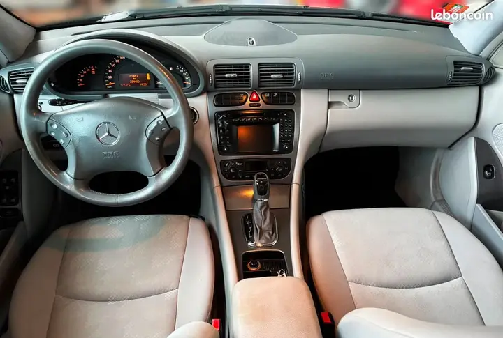 Mercedes-Benz C-Class 2004 photo 3