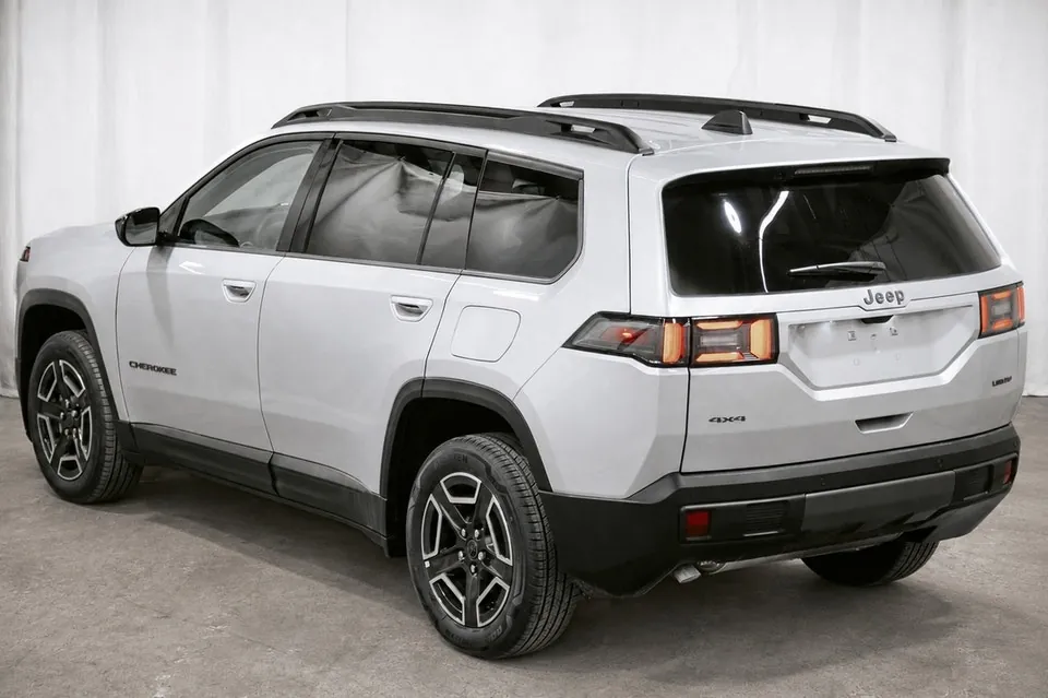 Jeep Cherokee 2026 photo 4