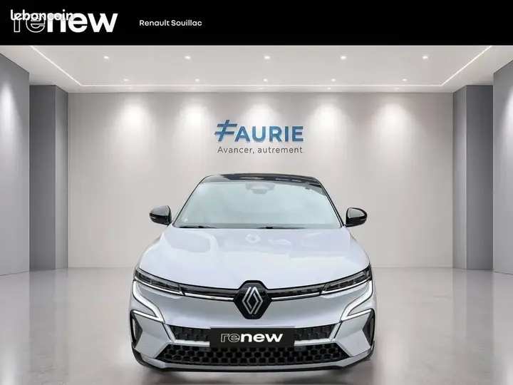 Renault Megane 2023 photo 2