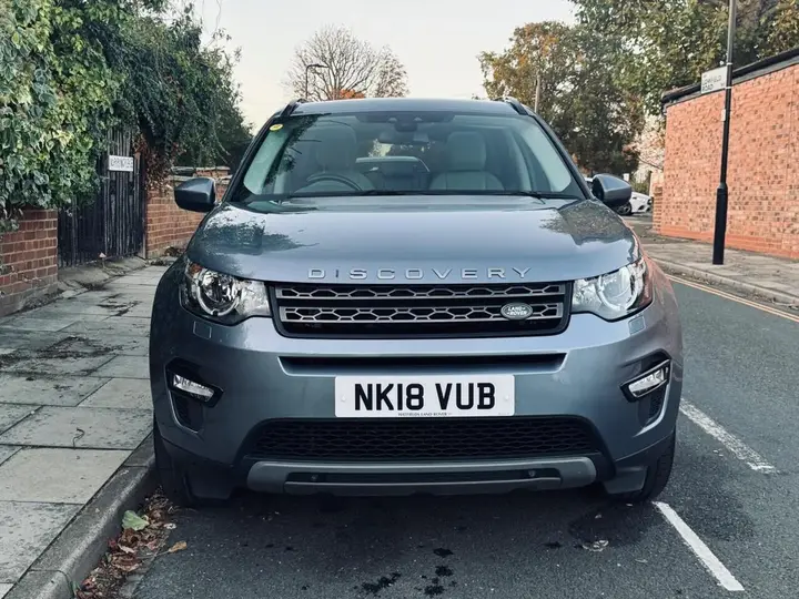 Land Rover Discovery Sport 2018 photo 2