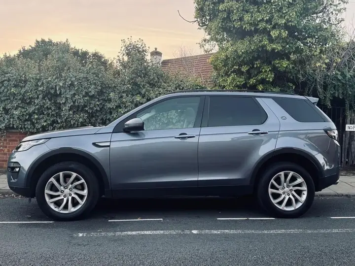 Land Rover Discovery Sport 2018 photo 5