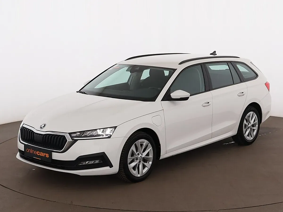 Skoda Octavia 2023 photo 2