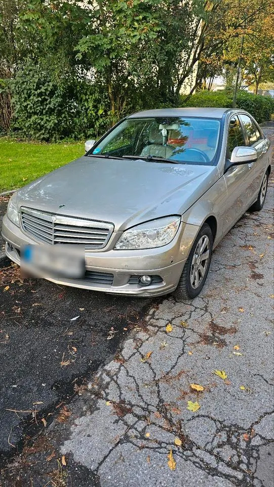 Mercedes-Benz C180