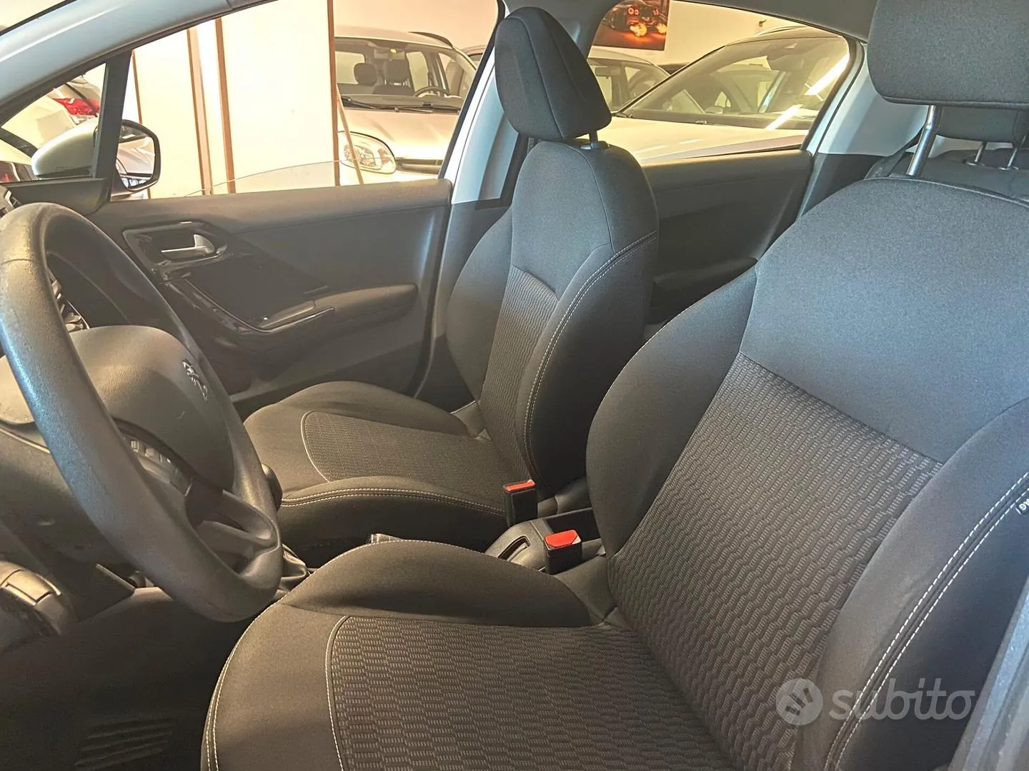 Peugeot 208 2018 photo 4