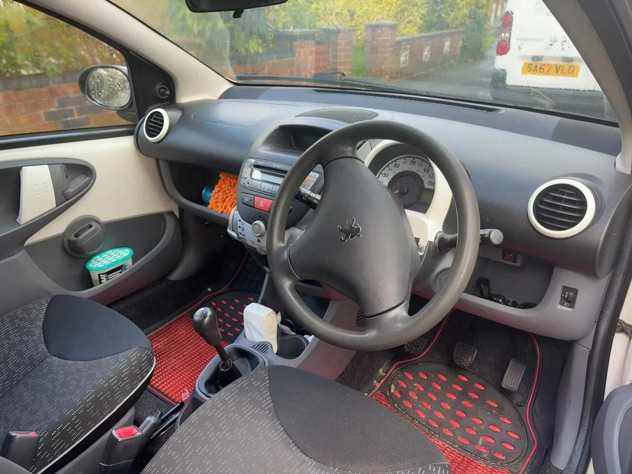 Peugeot 107 2011 photo 5