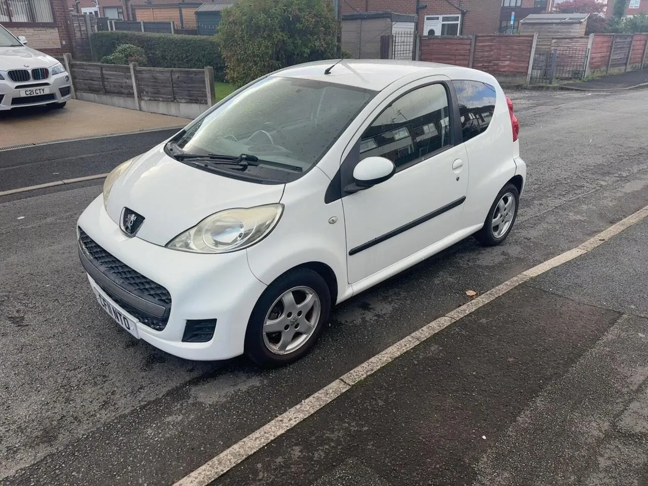 Peugeot 107 2011 photo 2
