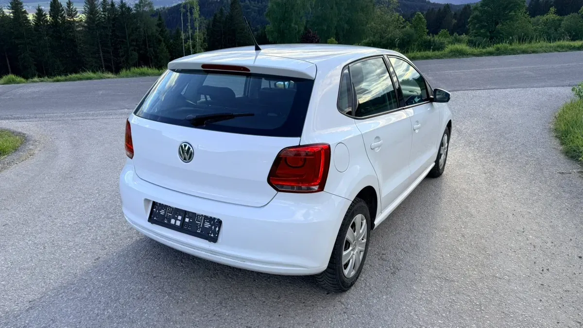 Volkswagen Polo 2014 photo 2