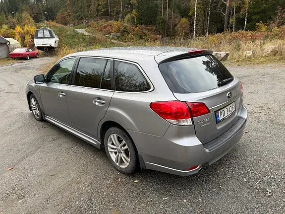 Subaru Legacy 2010 photo 4