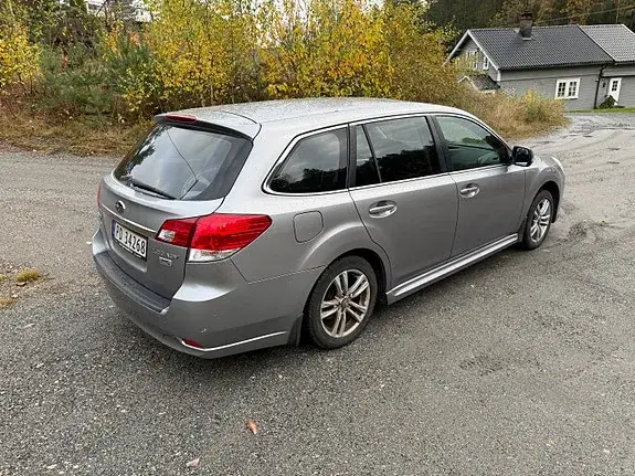 Subaru Legacy 2010 photo 3