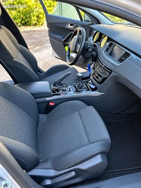 Peugeot 508 2011 photo 3