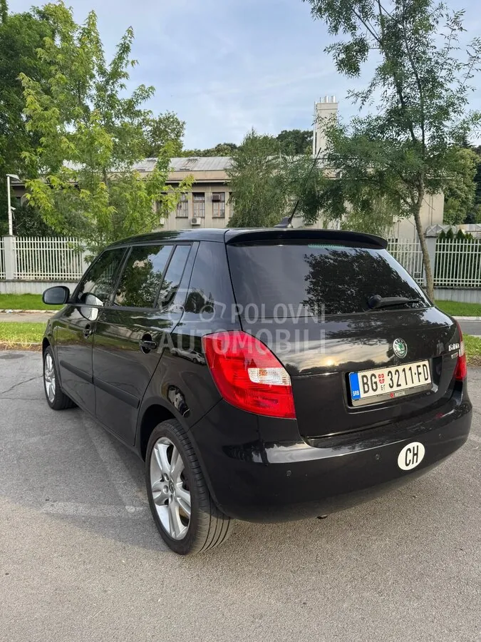 Skoda Fabia 2011 photo 5