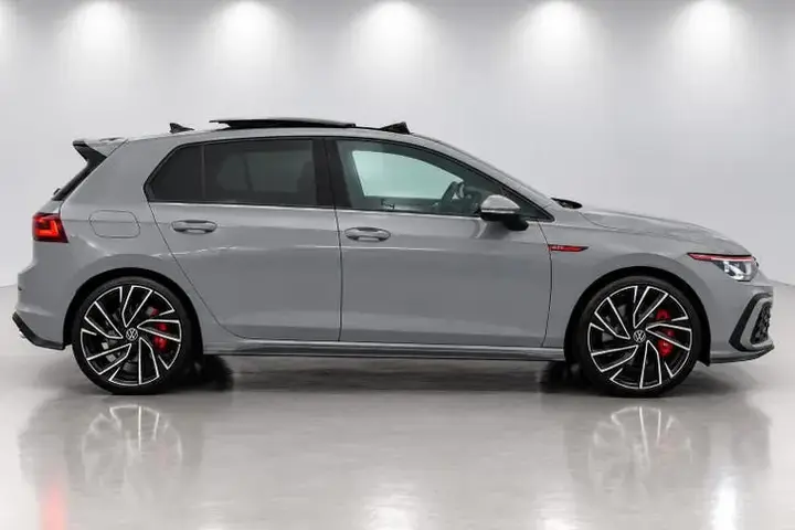 Volkswagen Golf 2022 photo 2