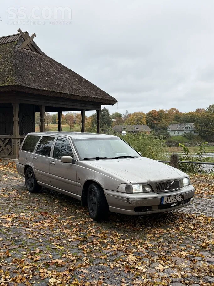 Volvo V70 1998 photo 2