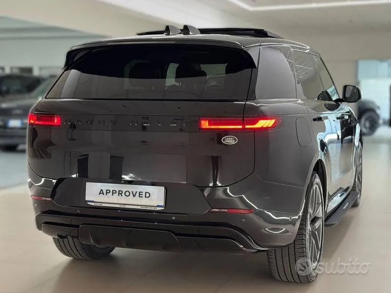 Land Rover Range Rover Sport 2023 photo 2