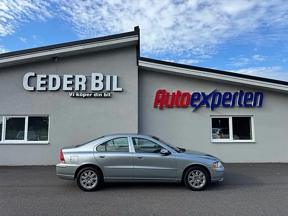 Volvo S60 2009 photo 2
