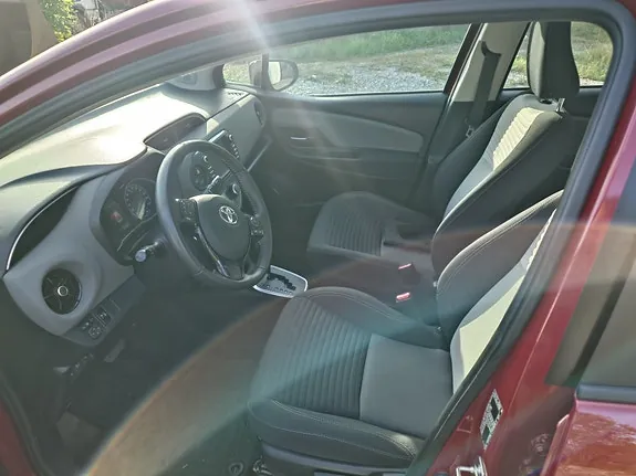 Toyota Yaris 2017 photo 5