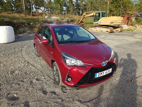 Toyota Yaris 2017 photo 2