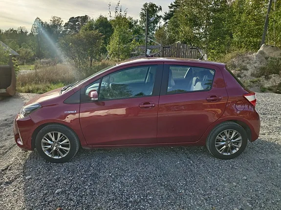 Toyota Yaris 2017 photo 3