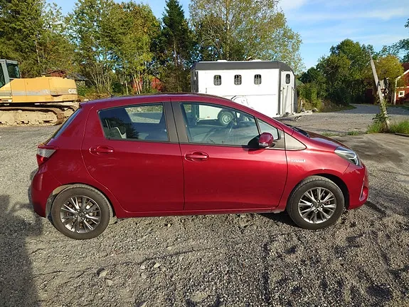 Toyota Yaris 2017 photo 4