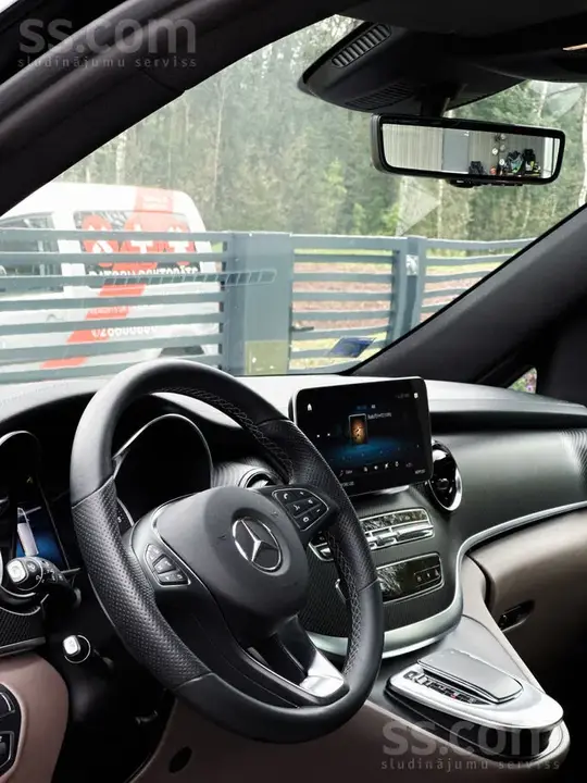 Mercedes-Benz V300 2023 photo 3