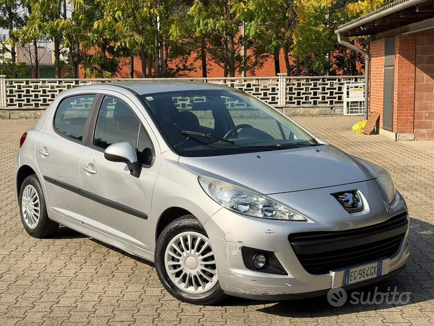 Peugeot 207 2011 photo 3