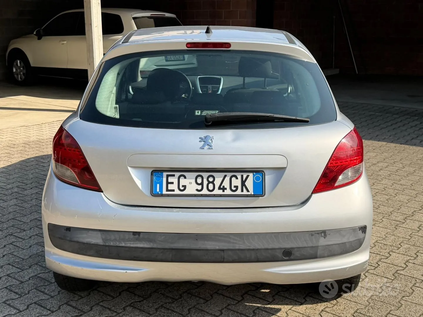Peugeot 207 2011 photo 5