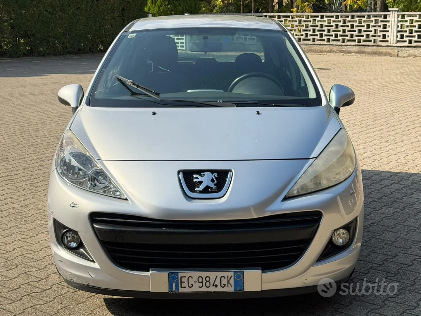Peugeot 207 2011 photo 2