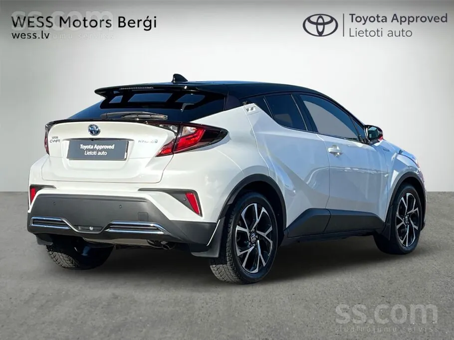 Toyota C-Hr 2021 photo 2