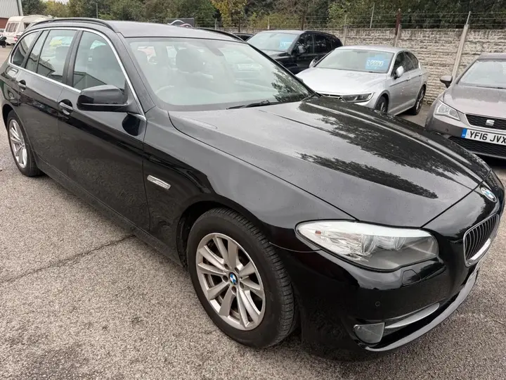 BMW 5 Series 2012 photo 2