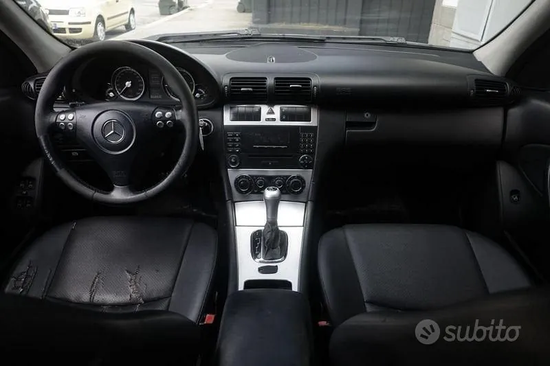 Mercedes-Benz C-Class 2007 photo 2