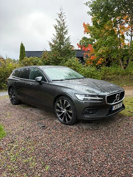 Volvo V60 2021 photo 2