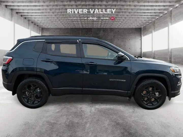Jeep Compass 2026 photo 2