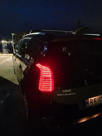 Peugeot 5008 2010 photo 5