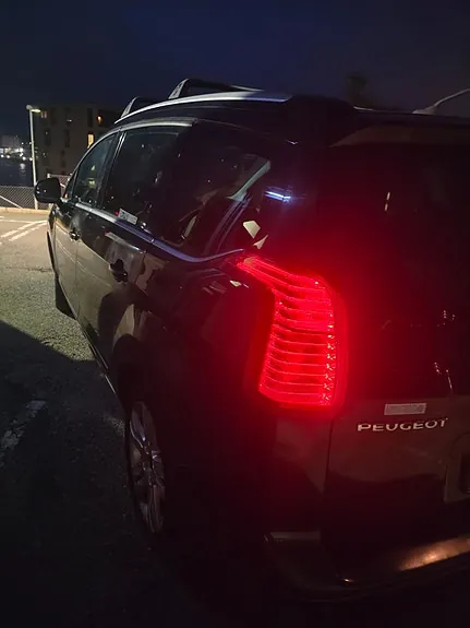 Peugeot 5008 2010 photo 4