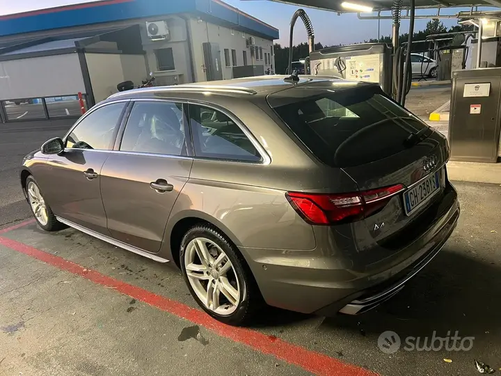 Audi A4 Avant 2022 photo 2