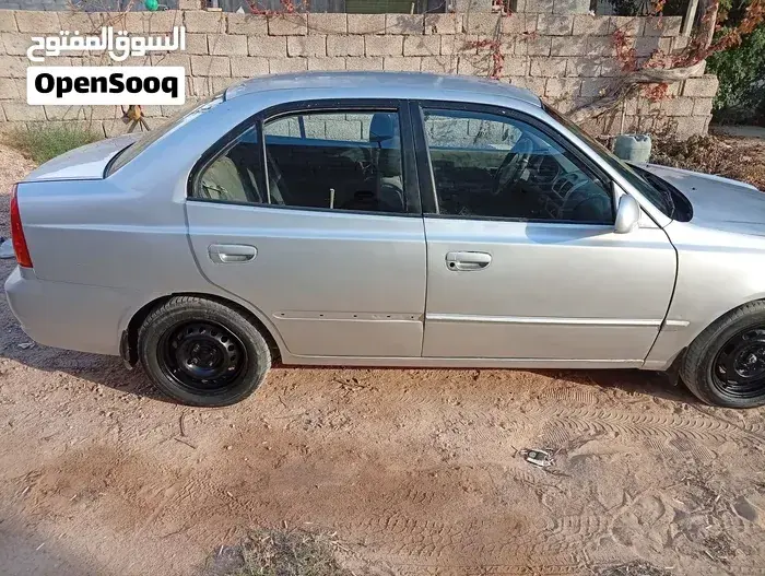 Hyundai Accent 2002 photo 3